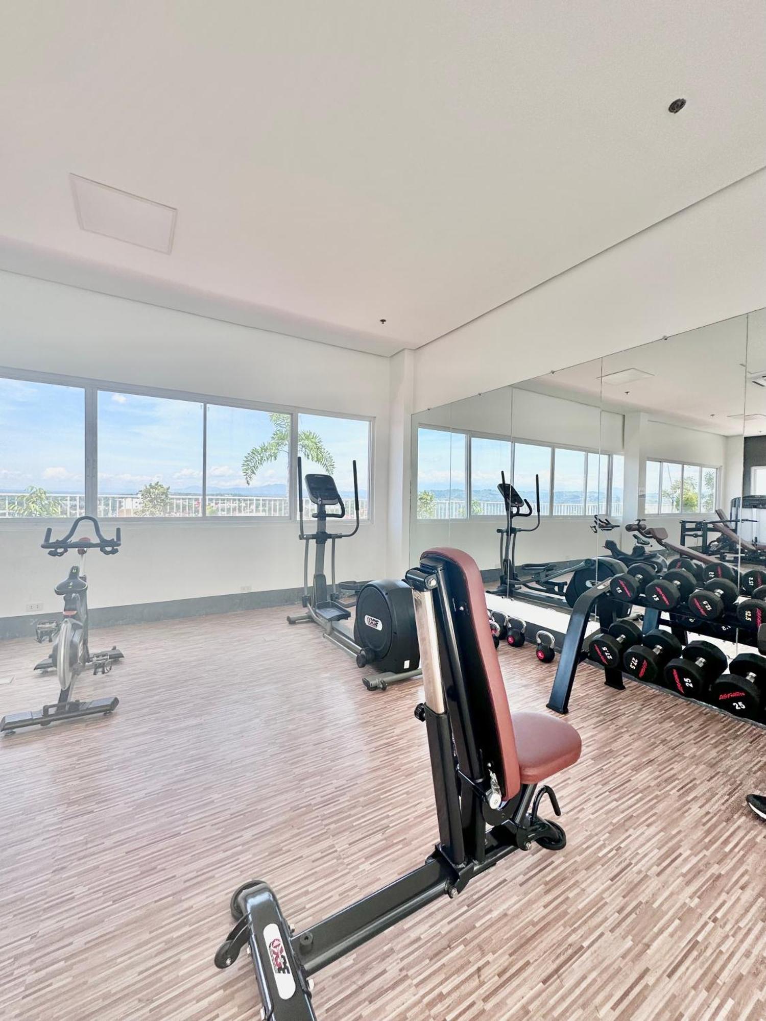 Aesthetic One Bedroom Beside Sm W Pool, Wifi And Netflix Cagayan de Oro Exterior foto